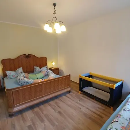 Mirabellenhof - Kleine Mit Altstadtblick